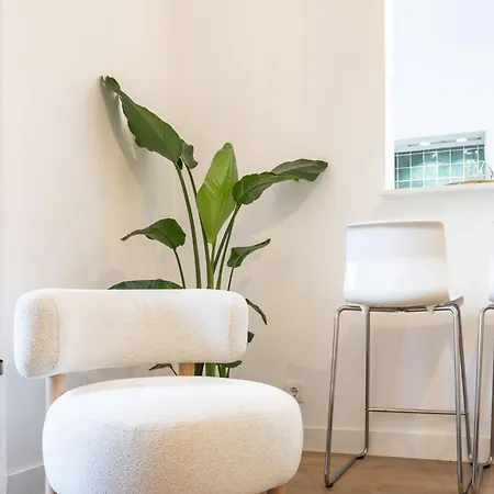 Modern 4 Bedroom Haven Sleeps 10 Lisboa