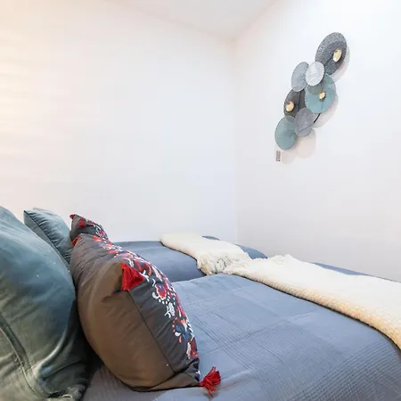 Modern 4 Bedroom Haven Sleeps 10 Lisboa