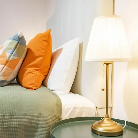 Modern 4 Bedroom Haven Sleeps 10 * Lisboa