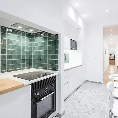 Modern 4 Bedroom Haven Sleeps 10 * Lisboa
