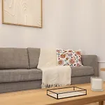 Modern 4 Bedroom Haven Sleeps 10 Апартаменты *
