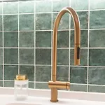 Апартаменты Modern 4 Bedroom Haven Sleeps 10 *