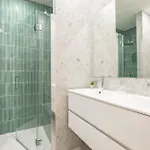 Modern 4 Bedroom Haven Sleeps 10 Апартаменты Лиссабон